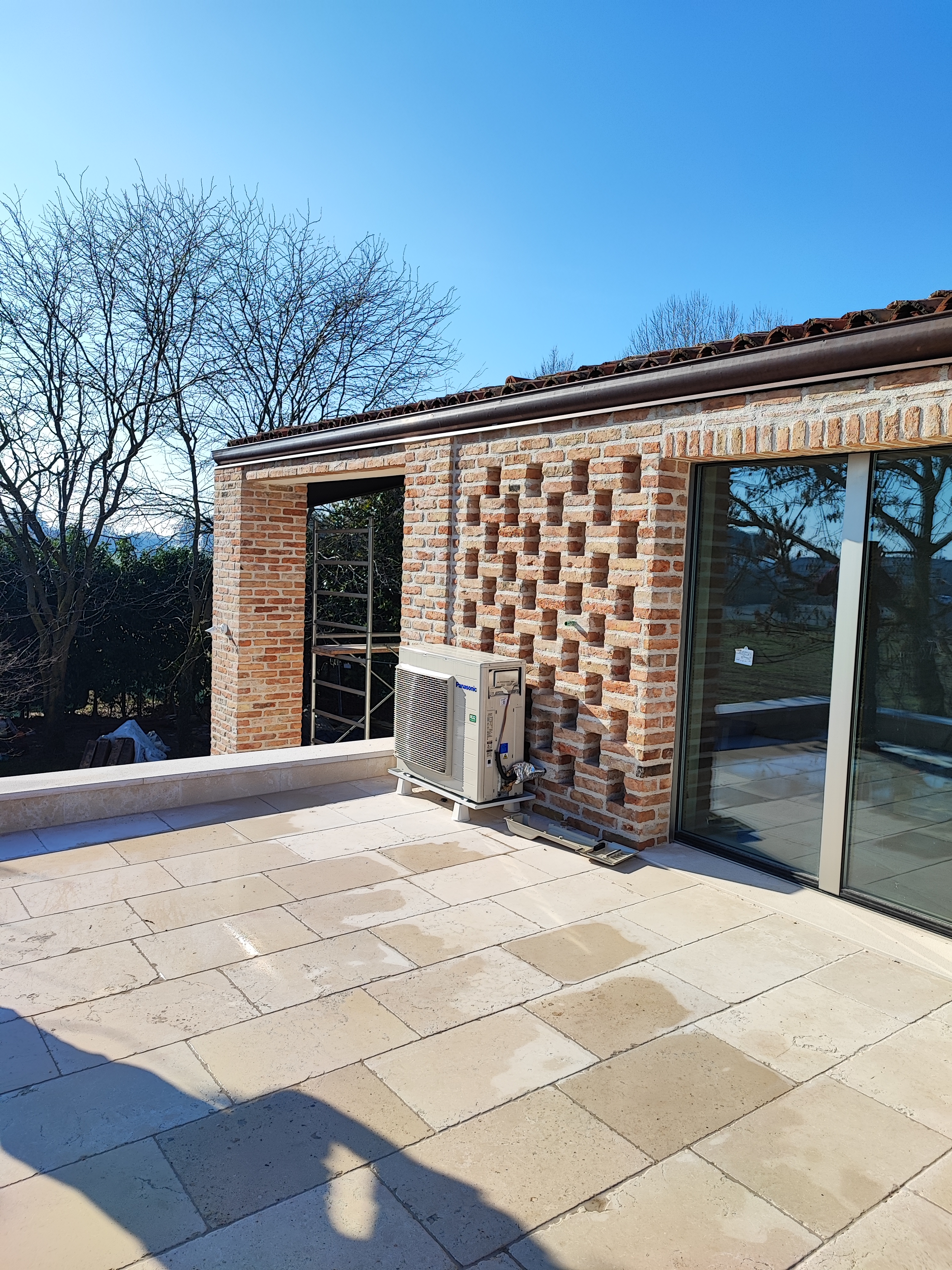MURATURE CON MATTONE CLASSICO E MODERNO